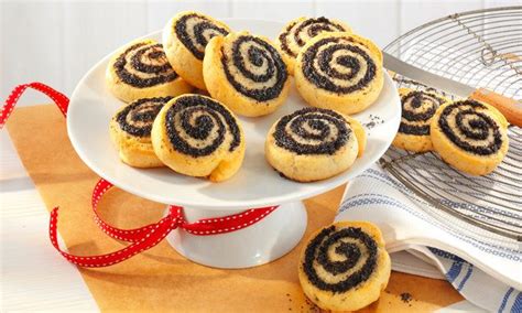 Kaffee und kuchen kuchen und torten rezepte kochen. Kleine Mohn-Schnecken | Rezept | Kochen und backen ...