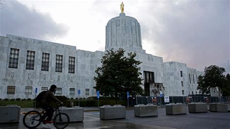Oregon State Capitol Closed To Public In Efforts To Slow Covid 19