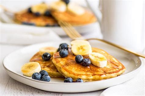 These Easay Banana Pancakes For Two Are Made With Just One Overripe