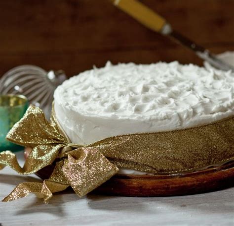 In this special updated edition of mary berry's popular entertaining cookbook, you'll find more than 160 delicious celebration recipes to make for special occasions. Mary Berry's royal icing | Recipe | Christmas baking recipes | Cake recipes, Mary berry ...