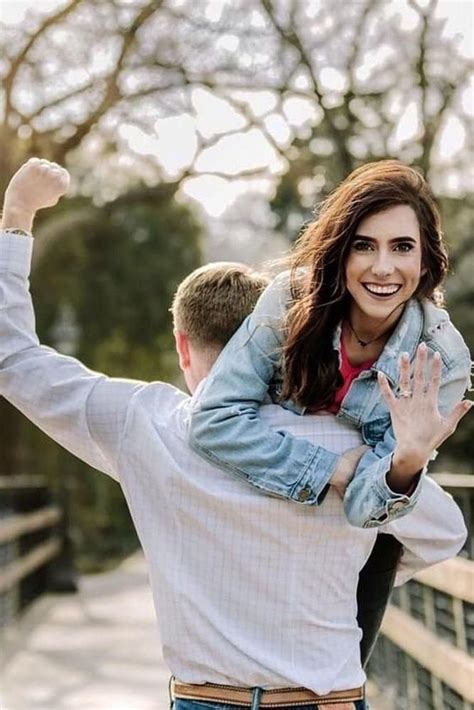 37 Romantic And Sweet Engagement Photo Ideas To Copy Amaze Paperie Fun Engagement Photos