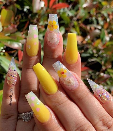 40 Fabulous Nail Designs That Are Totally In Season Right Now