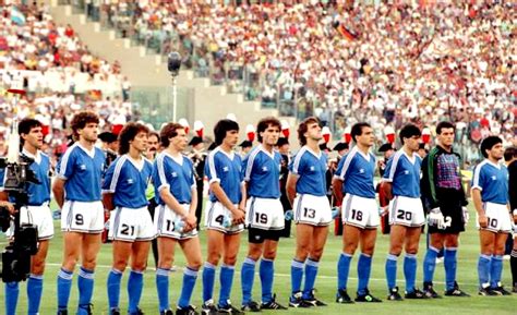 Oncenas de todos los tiempos (42) argentina 1990 parados: SELECCIÓN DE ARGENTINA en la final del Mundial 1990