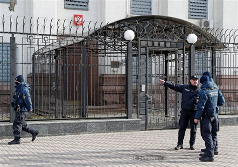 Moscow Evacuating Embassy In Kyiv Ukraine Urges Citizens To Leave
