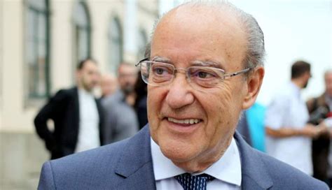 Manuel pinto da costa, a marxist economist, ruled the two islands for the first 15 years after independence from portugal in 1975. FC Porto e Pinto da Costa absolvidos no Apito Final - ZAP