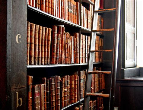 300 Year Old College Library Has Over 200000 Books Demilked