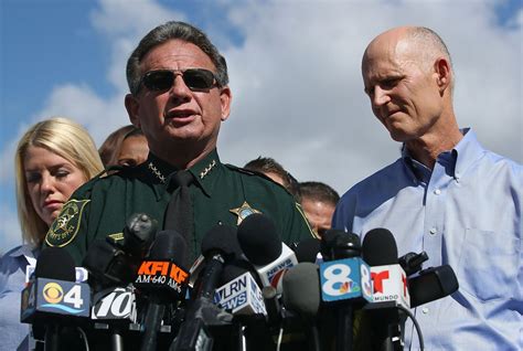 Who Is Scot Peterson Florida Deputy Who Should Have Went In Killed