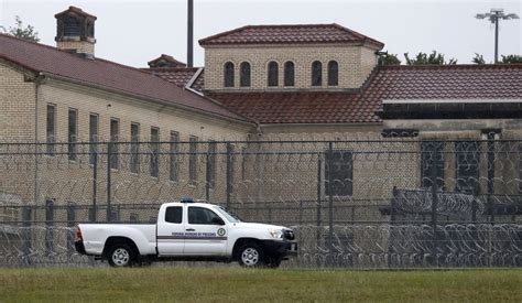 Federal Prisons Remain Locked Down Days After 2 Incarcerated People