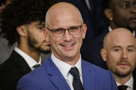 Uconn Basketball Coach Dan Hurley Agree To 6 Year 32m Extension