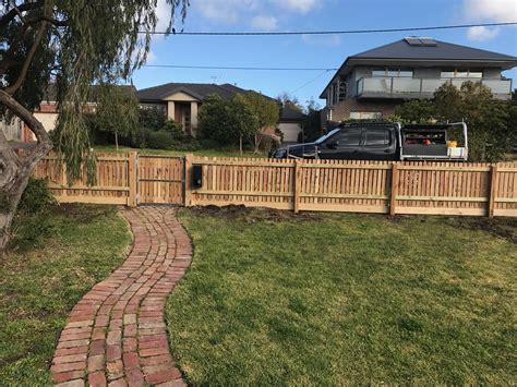 Timber And Paling Fence Builders Melbourne Ash And El Fencing