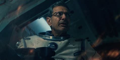 independence day resurgence battles finding dory weekend box office