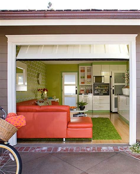 Turning a garage into a peaceful place for slumber may seem like a big leap. Cool Garage Conversions to Copy Immediately | Garage ...