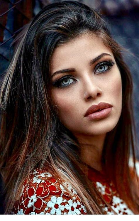 Women With Cute Faces Most Beautiful Eyes Beauty Eyes