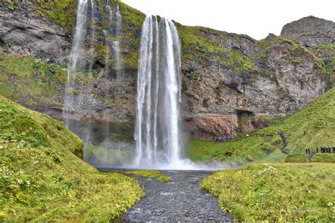 Der Wasserfall Befindet Sich Im Süden Von Island Die Weltenbummler