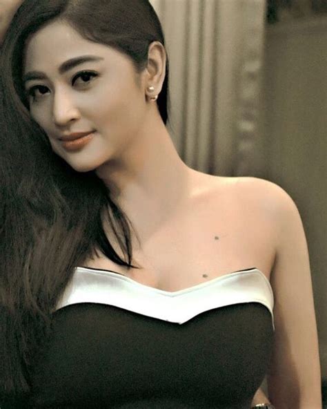 Profil Dan Biodata Dewi Persik My XXX Hot Girl