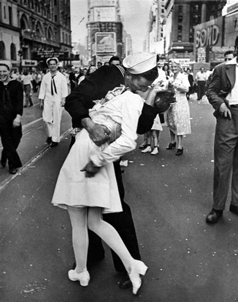 International Kissing Day 25 Best Vintage Kiss Photos