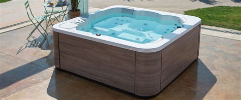 Aqualife Hot Tub Outdoor Or Indoor Jacuzzi For People Aquavia Spa UK