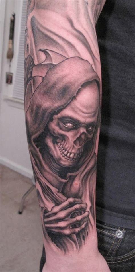 Through the mist, he sees an old wagon pulling up. The 79 Best Grim Reaper Tattoos for Men | Improb