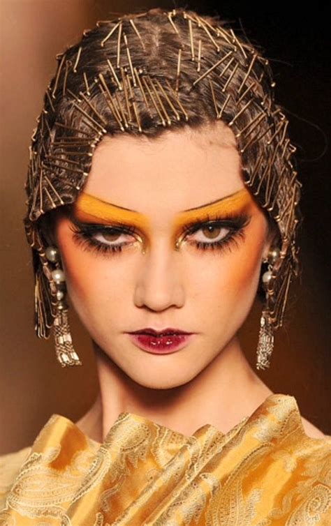 Pin By Slug On Creative Makeup Looks In 2020 Catwalk Makeup High