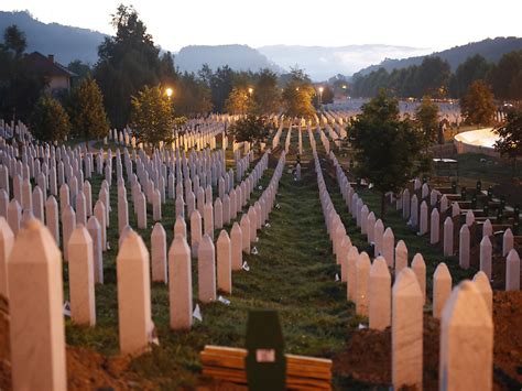 Le Serbe Mladen Grujicic Lu Maire De Srebrenica Rjb Votre Radio
