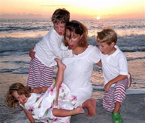 20 Of The Most Awkward Beach Moments Ever Captured