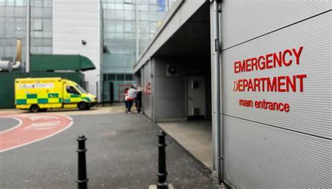 irish hospitals spent €700 000 on consultancy reviews