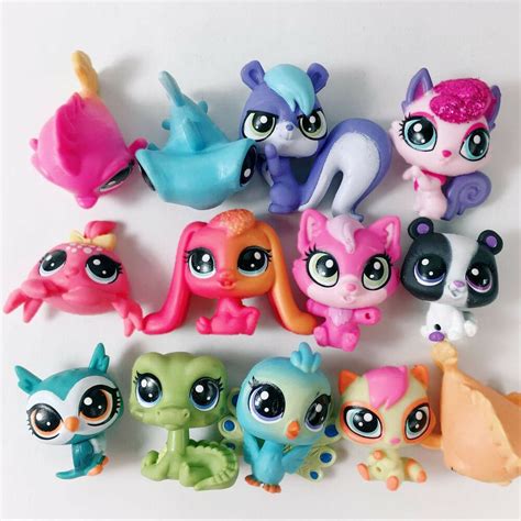Blythe must babysit buttercream while trying to finish reading a book simultaneously. Random pick 15pcs Original Littlest pet shop LPS Mini ...