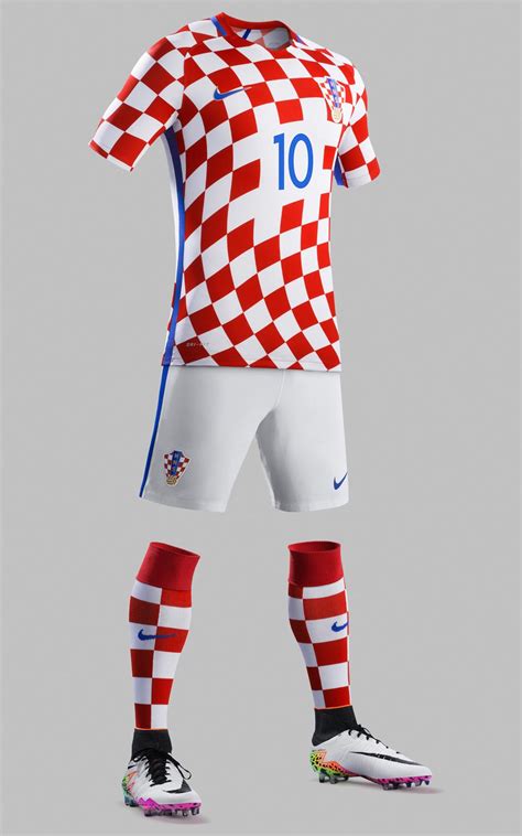 Vizeweltmeister kroatien wartet bei der em weiter auf einen sieg. Kroatien EM 2016 Trikots veröffentlicht - Nur Fussball