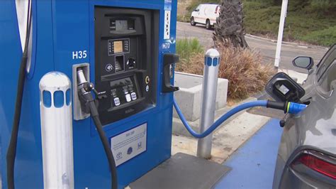 As Gas Prices Drive Upward Some Drivers Considering Hydrogen Powered Alternatives Cbs Com