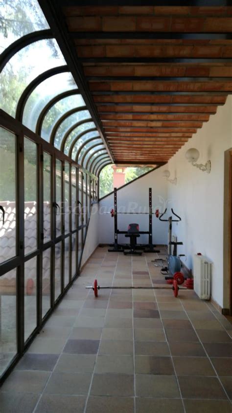 Alojarse en una casa rural en arenas de san pedro es toda una experiencia cultural que te lleva atrás en el tiempo hasta la edad media, época de la que datan el puente de aquelcabo, la ermita del cristo de los regajales, la iglesia de nuestra señor de la asunción y las ruinas del castillo de don álvaro de. Casa La Casona de la Reserva - Casa rural en Arenas de San ...