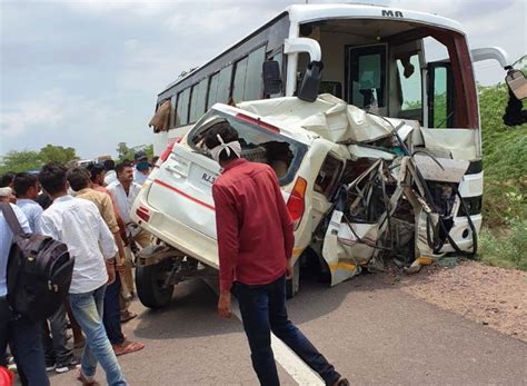 लोक परिवहन बस और एसयूवी गाड़ी के बीच जबरदस्त टक्कर में 4 लोगों की मौत