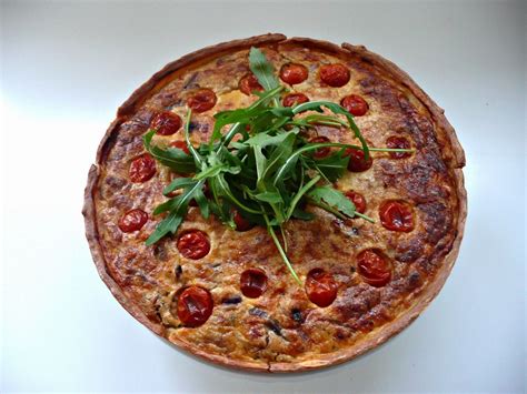 Hartige taart met Tonijn Voedsel ideeën Lekker eten Groente pizza