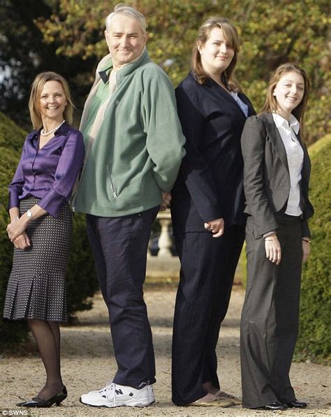 Meet Emma Cahill Britains Tallest Schoolgirl Who Towers