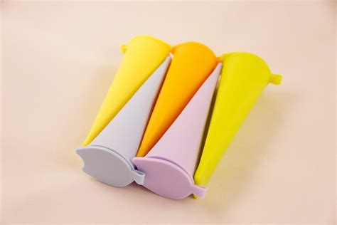 5 Silicone Ice Popsicle Maker Molds With Attached Caps Squeeze