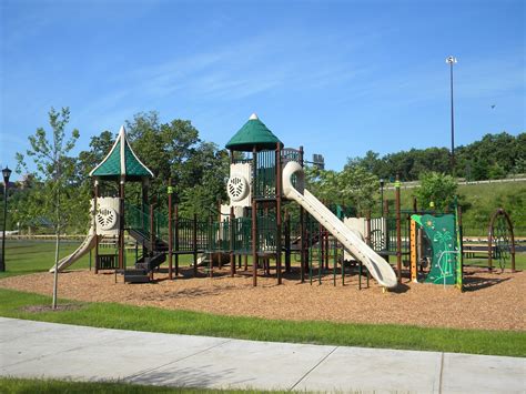 Community Field Park Playground Holyoke Ma Premier Park And Play