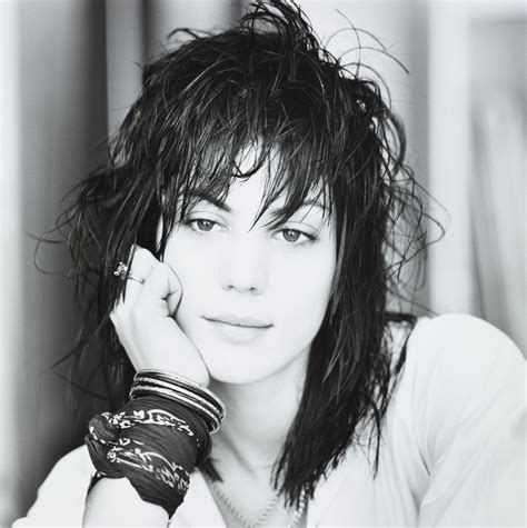 The Underestimator — Joan Jett In Wet Hair Look And Without Her Signature