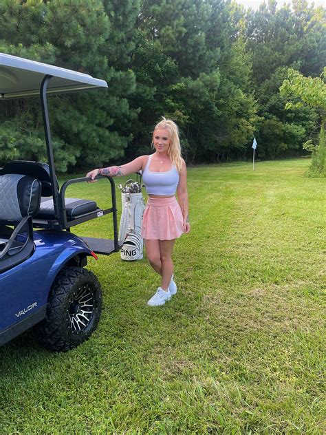 𝘉𝘢𝘪𝘭𝘦𝘺 𝘉𝘳𝘰𝘰𝘬𝘦 𝘓𝘢𝘸𝘭𝘦𝘴𝘴 On Twitter I Dont Know How To Play Golf But I Know How To Score 🏌🏼‍♀️