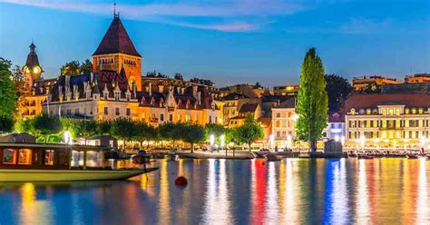 Its university (1891) originated as a theological academy in 1537. Lausanne bei dein Reisemagazin