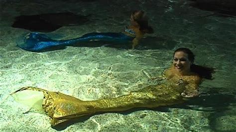 Mermaid Show Visits Ripleys Aquarium Wpde