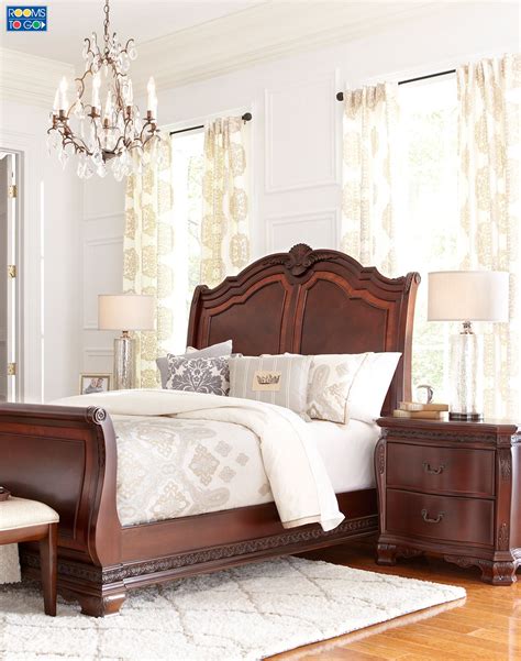 Antique cherry wood furniture set becomes the secret of this beautiful woman's bedroom. Surround yourself in elegance with the Cortinella bedroom ...