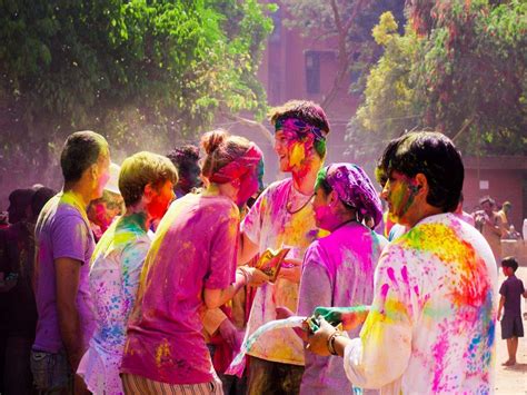 Top 7 Places To Celebrate Holi In India Riset