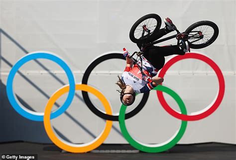 Tokyo Olympics Team Gbs Charlotte Worthington Takes Gold In Freestyle