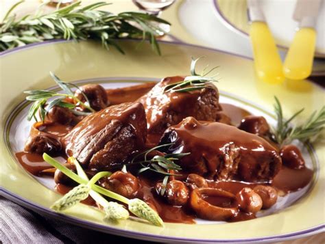 Recette la joue de bœuf braisée au vin de pays accompagnée de pommes de