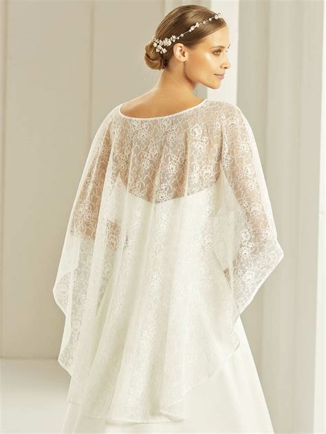 Yes, please send me géraldine's free weekly video lessons and occasional special offers from comme une française! Cape de mariée en fine dentelle française ivoire Marion