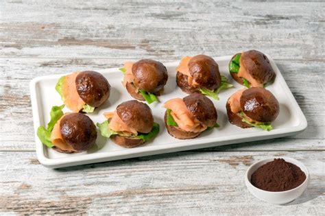 Check spelling or type a new query. Panini al cacao con salmone affumicato | Ricetta | Ricette ...