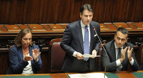 Montecitorio ha dato il via libera alla fiducia al premier con 321 voti a favore. Conte ottiene la fiducia alla Camera, oggi voto al Senato - La Voce delle Lotte