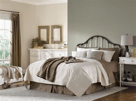 Neutral paint color schemes for bedrooms must especially have stimulating textures, patterns and value contrasts. 8 Best Sherwin-Williams Paint Colors for Bedrooms