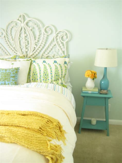 10 Beautiful Turquoise Bedroom Designs