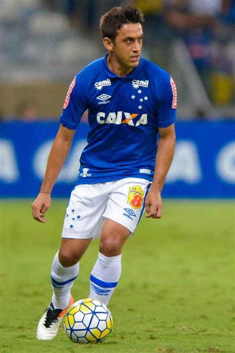 Robinho Não Garante Sequência Mas Reforça Desejo De Ficar No Cruzeiro Lance