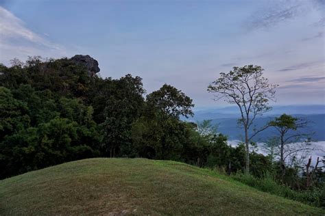 ผาหัวสิงห์ ภูทับเบิก นายทุนตั้งเต็นท์ บังทัศนียภาพสวย ๆ. ผาหัวสิงห์ - รีวิวสถานที่ท่องเที่ยว - Wongnai